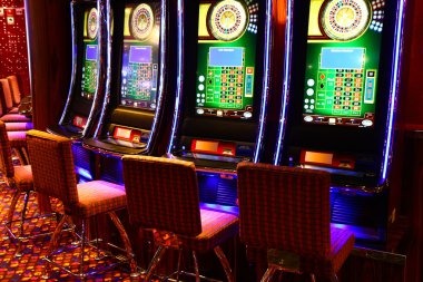 bengawan 4d mobile app interface showing slot games and casino options